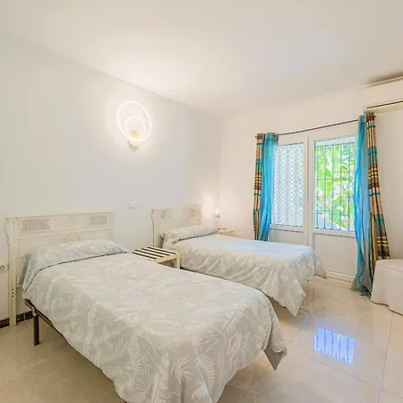 16 Persons -pool Villa *